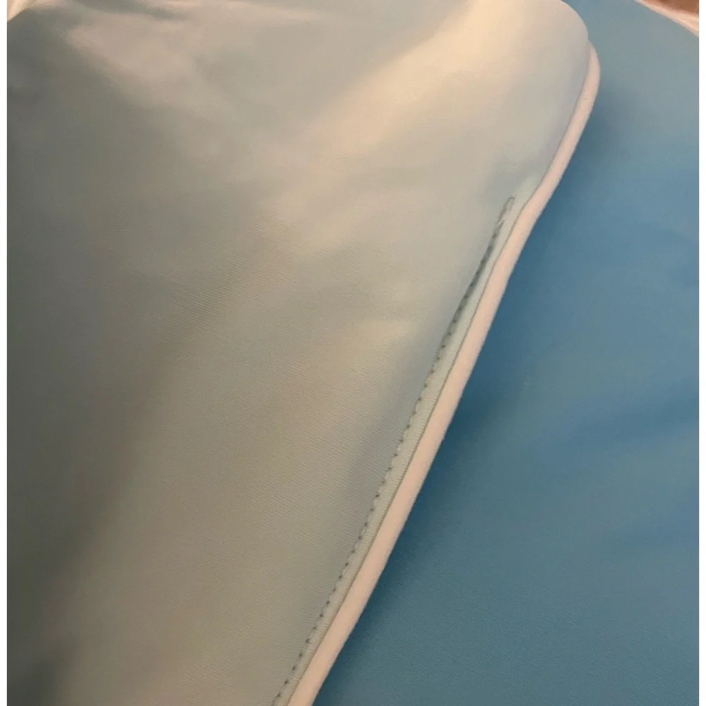 NEW Cooling Blanket Comforter Queen Blue and Ice Blue 90x90